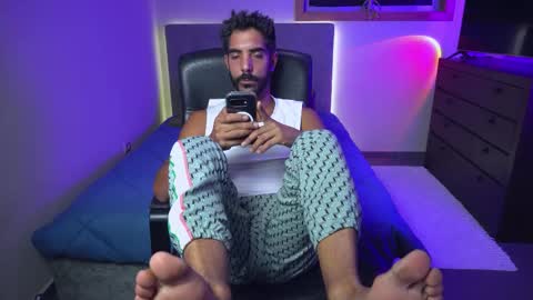 Snapshot of xxxhabibi chatting on 10-15-25, 04:40 xxxhabibi online show from 10-15-25, 04:40