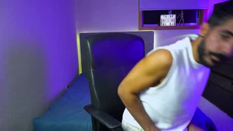 Snapshot of xxxhabibi chatting on 10-23-25, 07:01 xxxhabibi online show from 10-23-25, 07:01