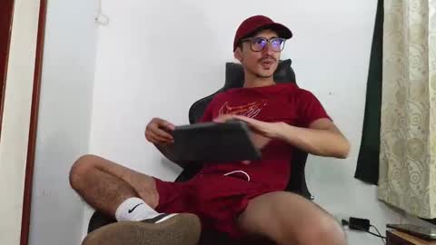 Snapshot of xxxhome_alonexxx chatting on 12-18-25, 10:38 Kev online show from 12-18-25, 10:38