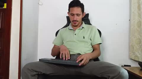 Snapshot of xxxhome_alonexxx chatting on 01-09-26, 08:54 Kev online show from 01-09-26, 08:54