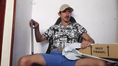 Snapshot of xxxhome_alonexxx chatting on 02-16-26, 09:44 Kev online show from 02-16-26, 09:44