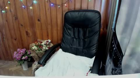 Snapshot of xxxnewlywedsxxx chatting on 02-23-25, 06:28 Lana online show from 02-23-25, 06:28