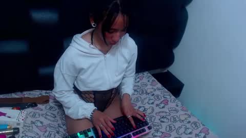 xxxreinasexyassxxx online show from 09-27-25, 02:22