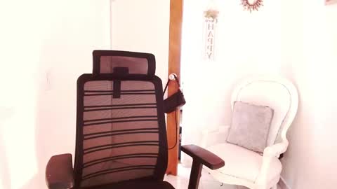 Snapshot of xxxsweetandhornyxxx chatting on 10-07-25, 01:30 dolcesasha  online show from 10-07-25, 01:30