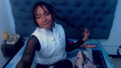 Snapshot of xxxxreinasexyassxxxx chatting on 12-01-25, 01:27 QUEEN online show from 12-01-25, 01:27