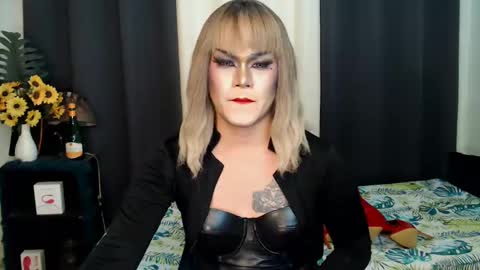 Snapshot of xyournightmarequeenx chatting on 01-26-25, 09:18 QueenMarina online show from 01-26-25, 09:18