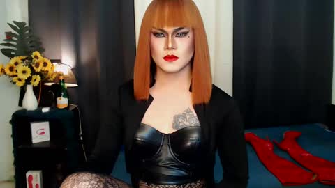 Snapshot of xyournightmarequeenx chatting on 02-08-25, 12:06 QueenMarina online show from 02-08-25, 12:06