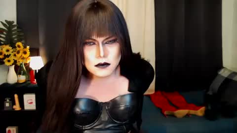 Snapshot of xyournightmarequeenx chatting on 10-08-25, 05:49 QueenMarina online show from 10-08-25, 05:49