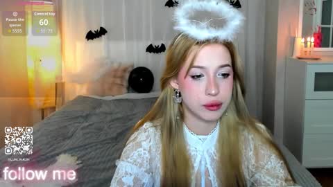 Lina online show from 10-30-25, 09:33