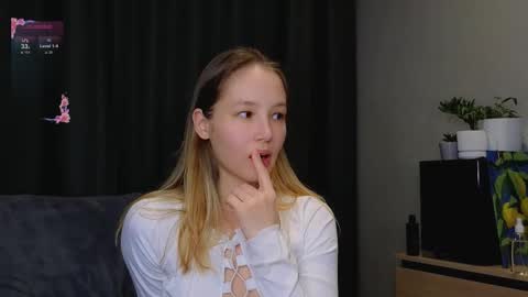 Snapshot of y0ur_sunshine__ chatting on 02-26-26, 09:58 Eva online show from 02-26-26, 09:58