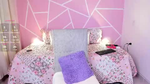 Snapshot of yaky_ chatting on 06-26-26, 11:25 Yakeline online show from 06-26-26, 11:25
