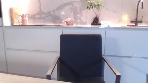 yallayalla1806 online show from 10-27-25, 10:08