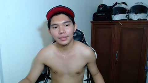 Snapshot of yamati21 chatting on 12-16-25, 02:00 Eian online show from 12-16-25, 02:00