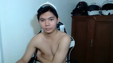 Snapshot of yamati21 chatting on 12-17-25, 07:25 Eian online show from 12-17-25, 07:25