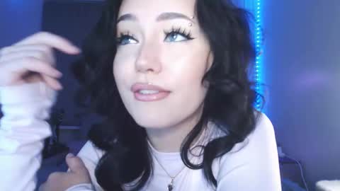 Snapshot of yamilean chatting on 10-02-25, 08:16 Yami online show from 10-02-25, 08:16