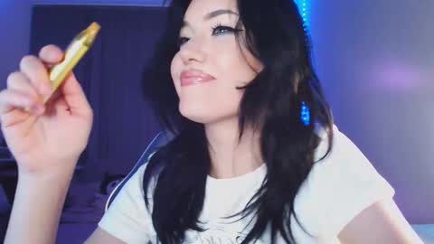 Snapshot of yamilean chatting on 10-03-25, 09:45 Yami online show from 10-03-25, 09:45