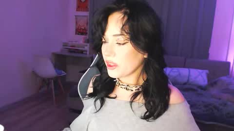 Snapshot of yamilean chatting on 11-27-25, 09:39 Yami online show from 11-27-25, 09:39