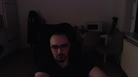 YamilLamal online show from 12-18-25, 05:52