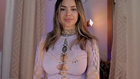 Snapshot of yandracelisoficial chatting on 12-17-24, 03:28 YANDRA CELIS online show from 12-17-24, 03:28