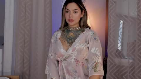 Snapshot of yandracelisoficial chatting on 12-20-24, 10:32 YANDRA CELIS online show from 12-20-24, 10:32
