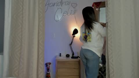 Snapshot of yandracelisoficial chatting on 01-18-25, 04:26 YANDRA CELIS online show from 01-18-25, 04:26
