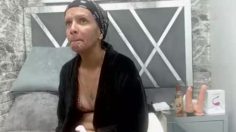 Snapshot of yanetrose chatting on 09-22-25, 03:19 yanetrose online show from 09-22-25, 03:19