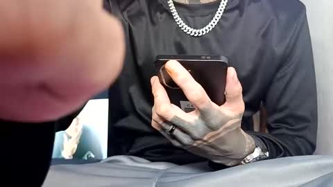 Yan online show from 02-05-26, 03:33