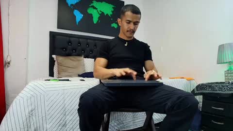 Snapshot of yank4fuck chatting on 12-21-24, 10:40 yank4fuck online show from 12-21-24, 10:40