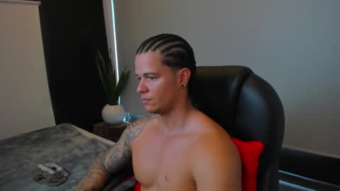 Snapshot of yanka_max1 chatting on 11-23-25, 03:34 new here online show from 11-23-25, 03:34