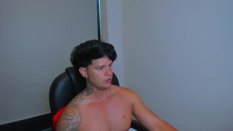 Snapshot of yanka_max1 chatting on 11-28-25, 12:19 new here online show from 11-28-25, 12:19