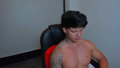 Snapshot of yanka_max1 chatting on 11-29-25, 12:24 new here online show from 11-29-25, 12:24