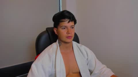 Snapshot of yanka_max1 chatting on 12-01-25, 12:10 new here online show from 12-01-25, 12:10