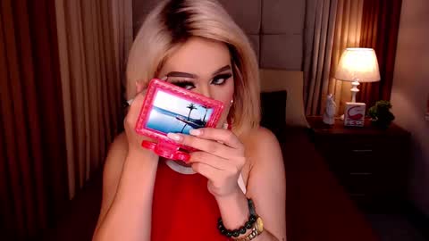 Snapshot of yanny_xoxo chatting on 02-23-25, 02:46 Allisonn online show from 02-23-25, 02:46