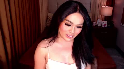 Snapshot of yanny_xoxo chatting on 03-08-25, 09:40 Allisonn online show from 03-08-25, 09:40