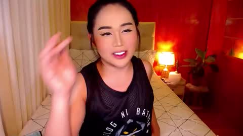 Snapshot of yanny_xoxo chatting on 10-15-25, 08:20 Allisonn online show from 10-15-25, 08:20