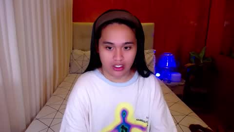 Snapshot of yanny_xoxo chatting on 10-23-25, 02:11 Allisonn online show from 10-23-25, 02:11