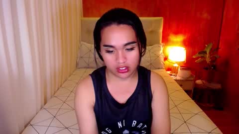 Snapshot of yanny_xoxo chatting on 11-05-25, 01:38 Allisonn online show from 11-05-25, 01:38