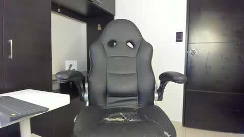 yanpaul83 online show from 09-16-25, 07:48