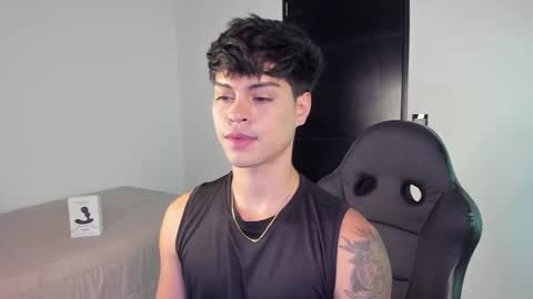 yanpaul83 online show from 10-27-25, 02:48