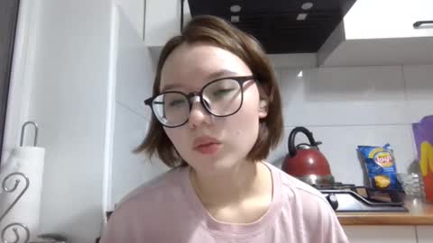 Snapshot of yanverfaille chatting on 10-08-25, 03:31 Lily online show from 10-08-25, 03:31