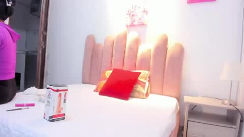 Snapshot of yara10_ chatting on 04-30-26, 11:27 yara10_ online show from 04-30-26, 11:27
