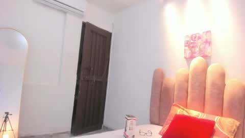 Snapshot of yara10_ chatting on 05-04-26, 12:12 yara10_ online show from 05-04-26, 12:12