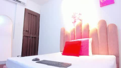 Snapshot of yara10_ chatting on 05-19-26, 12:33 yara10_ online show from 05-19-26, 12:33