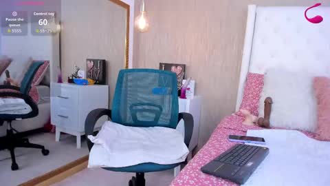 Yara Bliss  online show from 09-17-25, 11:06