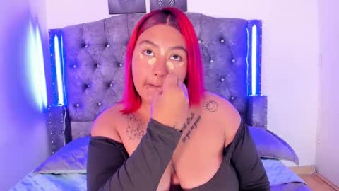 Snapshot of yara_flamer chatting on 11-27-25, 11:12 Yara online show from 11-27-25, 11:12