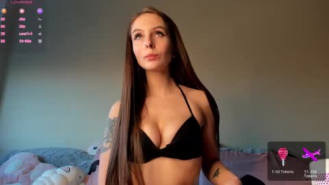 Snapshot of yaraliebe chatting on 01-17-25, 12:42 Yara online show from 01-17-25, 12:42