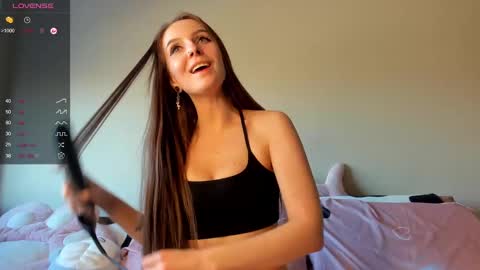Snapshot of yaraliebe chatting on 02-21-25, 12:28 Yara online show from 02-21-25, 12:28