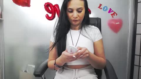 Yara online show from 02-14-26, 03:47