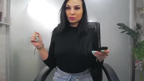 Yara online show from 04-10-26, 03:34