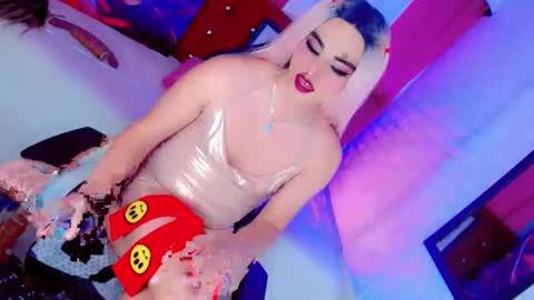 yarethrousss online show from 10-19-25, 04:35